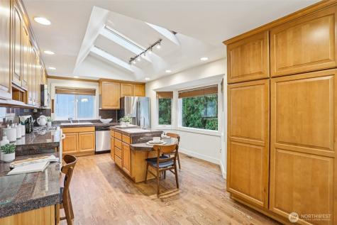 5733 155th Avenue NE Redmond WA 98052
