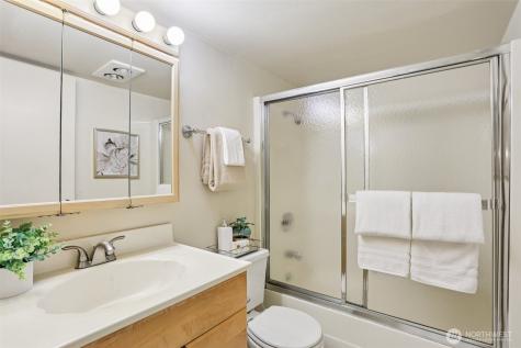 5733 155th Avenue NE Redmond WA 98052