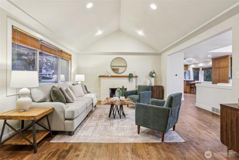 5733 155th Avenue NE Redmond WA 98052