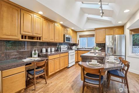 5733 155th Avenue NE Redmond WA 98052