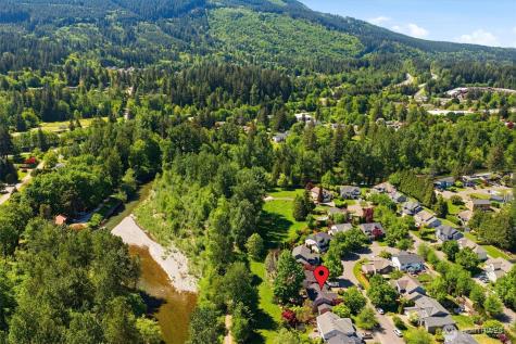 225 SE 10th Circle North Bend WA 98045