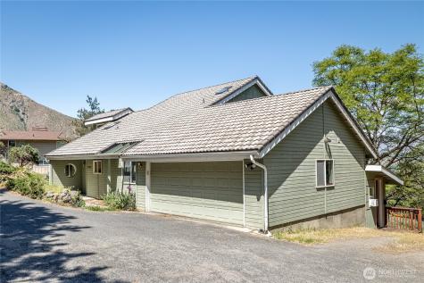 1704 Skyline Drive Wenatchee WA 98801