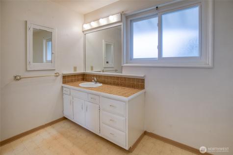 184 Bass Avenue NE Ocean Shores WA 98569