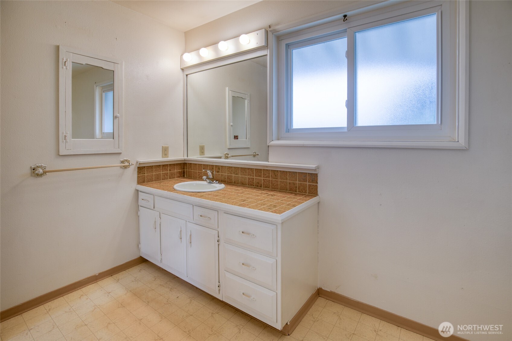 184 Bass Avenue NE Ocean Shores WA 98569