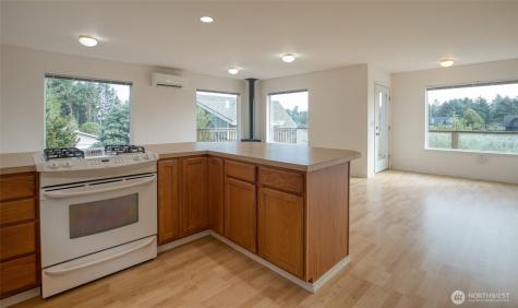 184 Bass Avenue NE Ocean Shores WA 98569