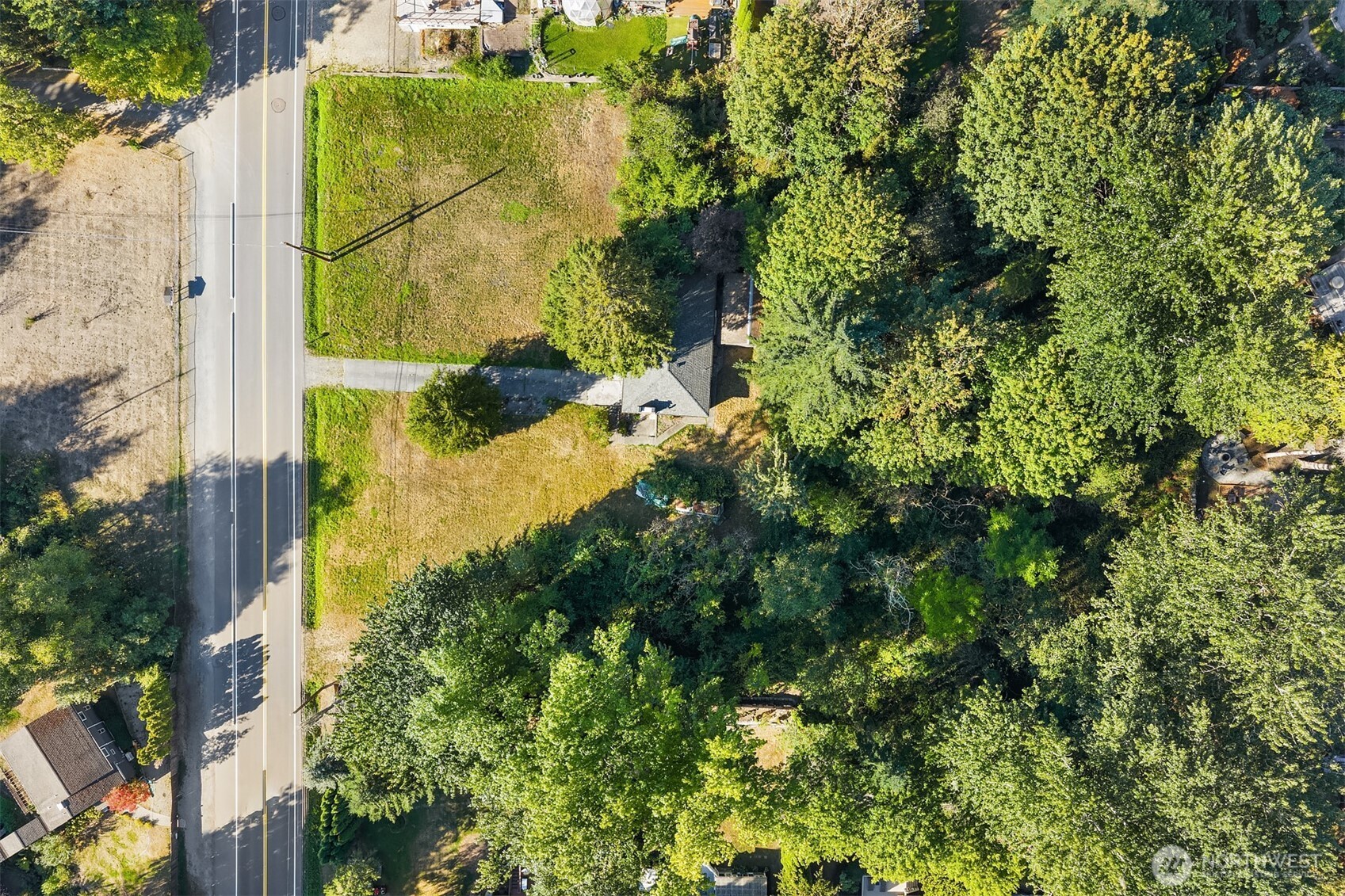 19044 35th Avenue NE Lake Forest Park WA 98155