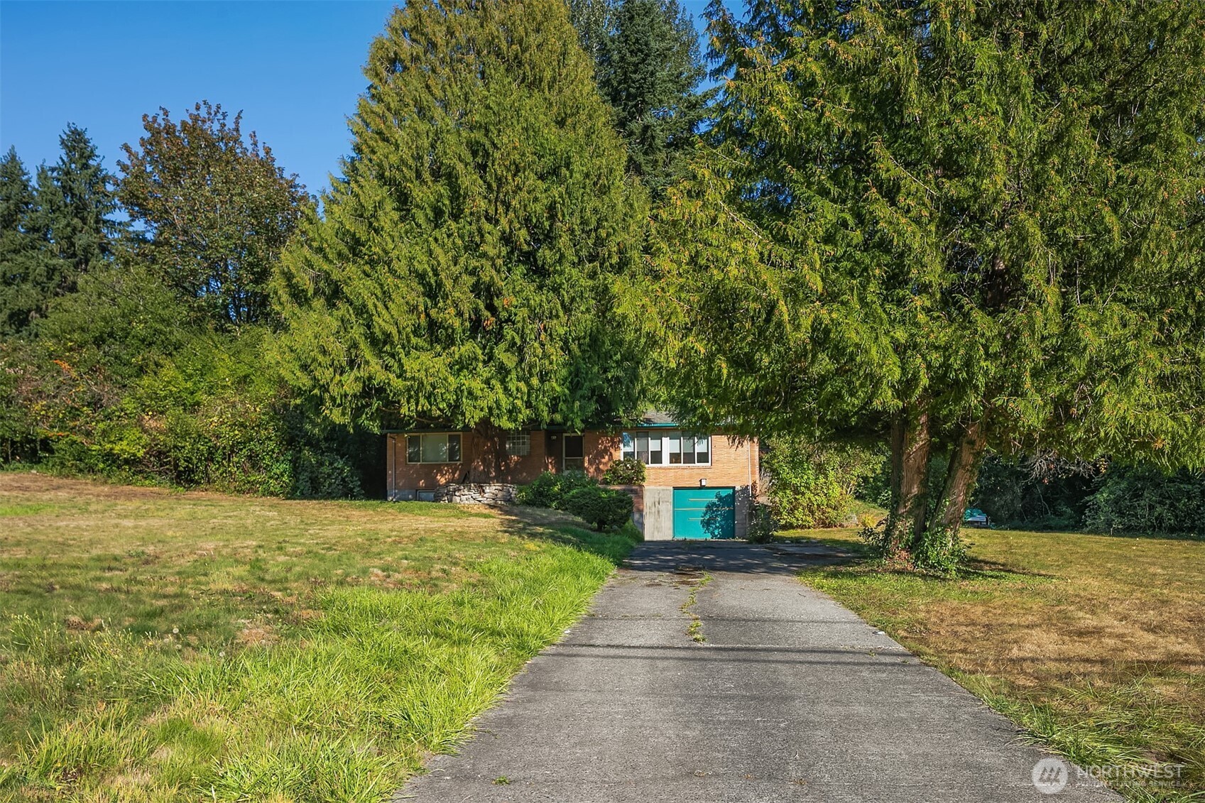 19044 35th Avenue NE Lake Forest Park WA 98155