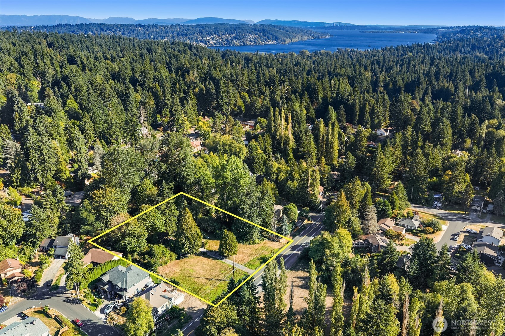 19044 35th Avenue NE Lake Forest Park WA 98155