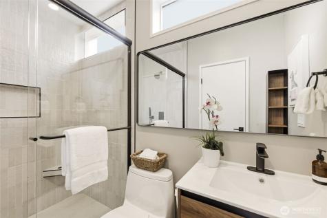 2364 Fairview Avenue E Seattle WA 98102