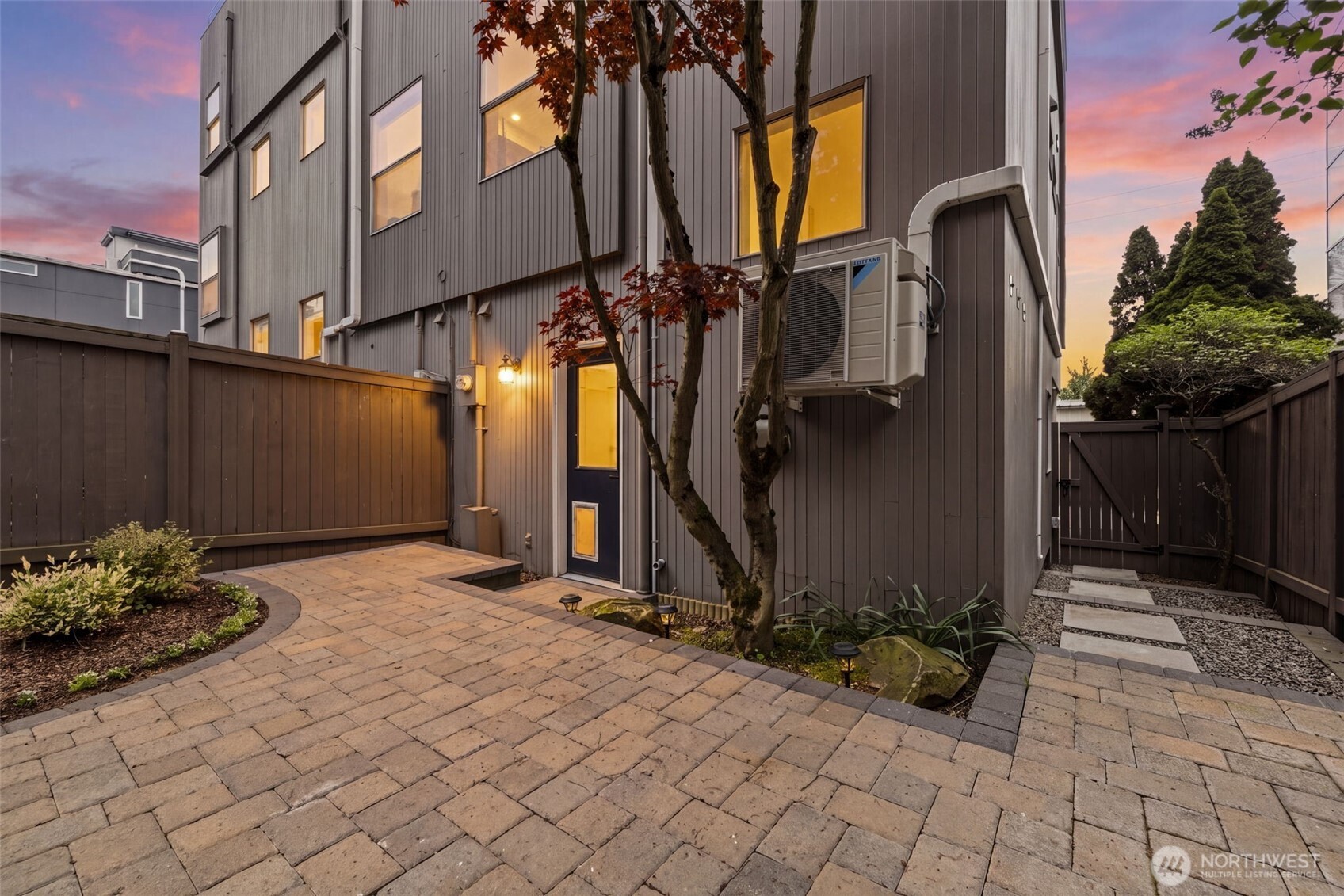 2364 Fairview Avenue E Seattle WA 98102