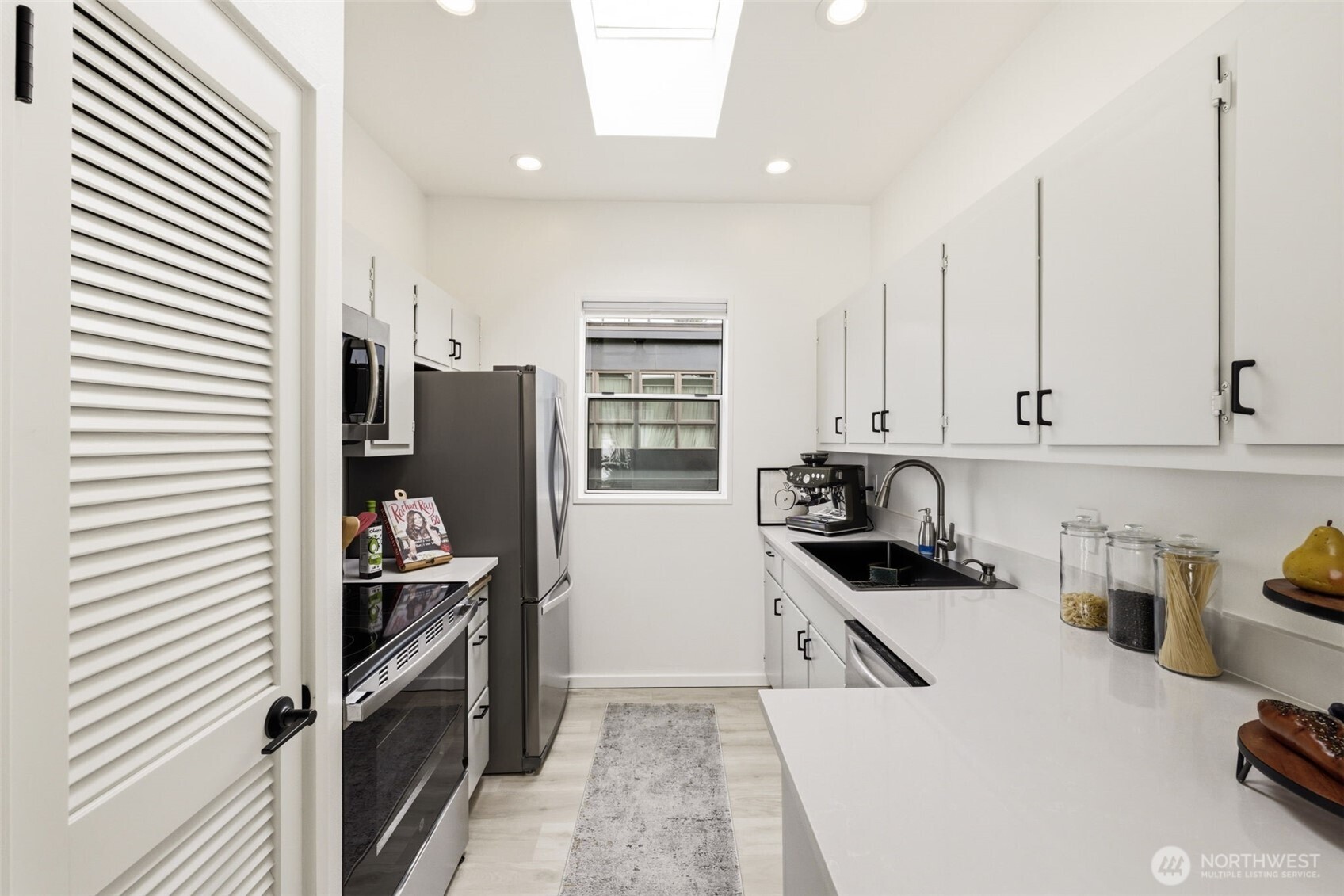 2364 Fairview Avenue E Seattle WA 98102
