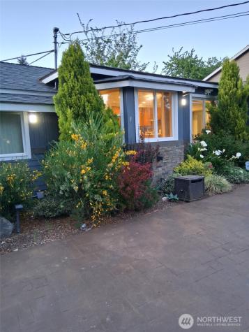 8242 S 128th Street Seattle WA 98178
