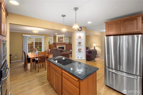 981 E Lakeshore Drive Allyn WA 98524