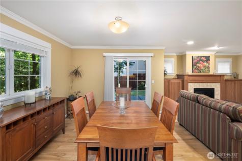 981 E Lakeshore Drive Allyn WA 98524