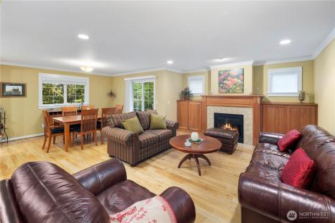 981 E Lakeshore Drive Allyn WA 98524