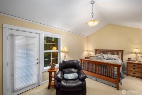 981 E Lakeshore Drive Allyn WA 98524