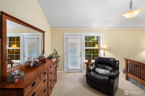 981 E Lakeshore Drive Allyn WA 98524
