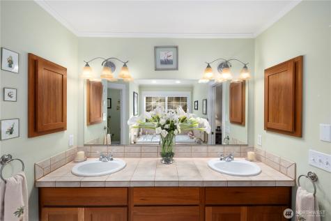 981 E Lakeshore Drive Allyn WA 98524