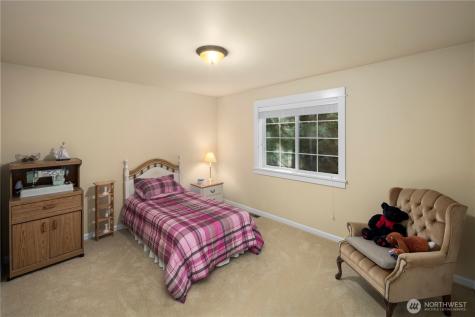 981 E Lakeshore Drive Allyn WA 98524