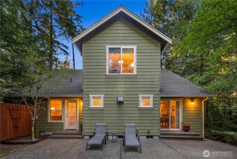 981 E Lakeshore Drive Allyn WA 98524