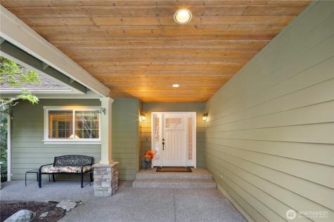 981 E Lakeshore Drive Allyn WA 98524