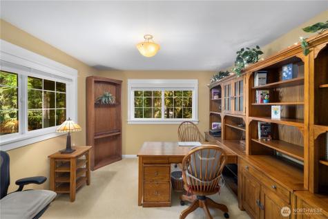 981 E Lakeshore Drive Allyn WA 98524