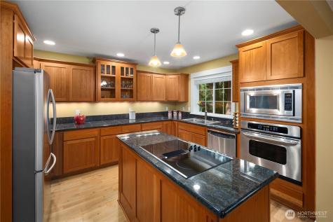 981 E Lakeshore Drive Allyn WA 98524