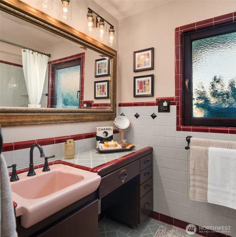 12715 Palatine Avenue N Seattle WA 98133