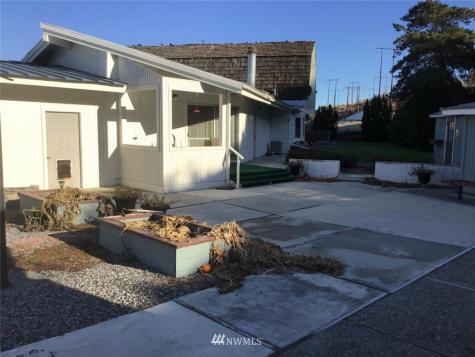 2627 Malaga/alcoa Highway Malaga WA 98828