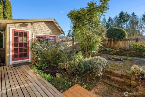 9722 SW Windmill Street Vashon WA 98070
