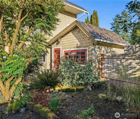 9722 SW Windmill Street Vashon WA 98070