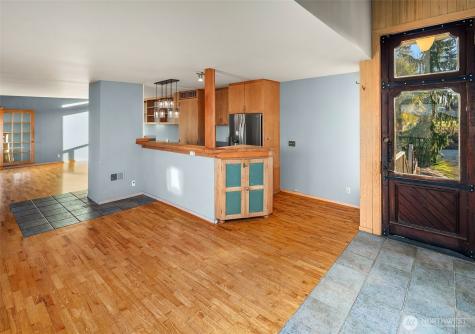 9722 SW Windmill Street Vashon WA 98070