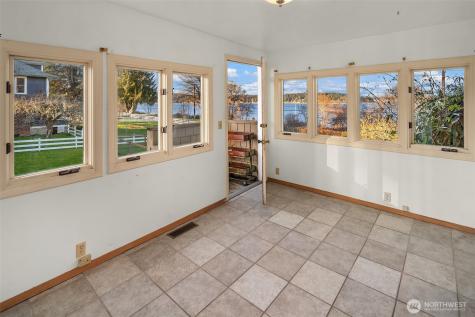 9722 SW Windmill Street Vashon WA 98070