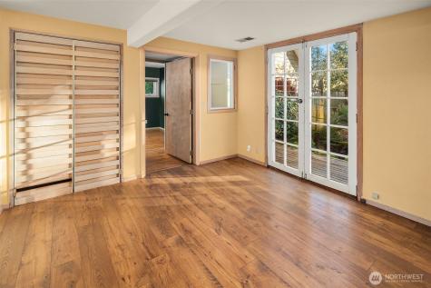 9722 SW Windmill Street Vashon WA 98070
