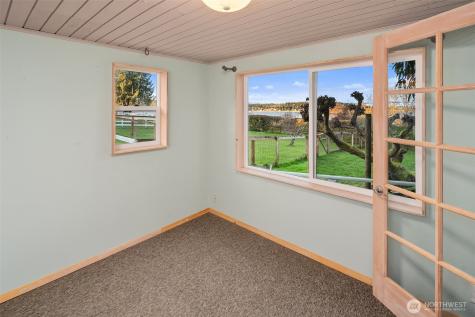 9722 SW Windmill Street Vashon WA 98070