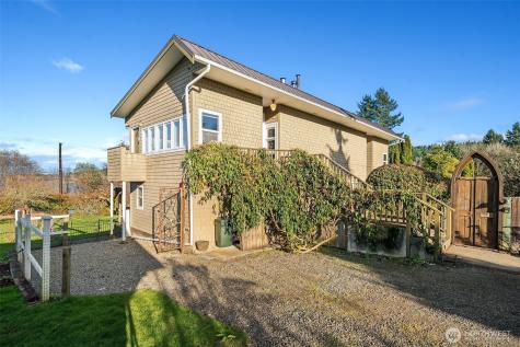 9722 SW Windmill Street Vashon WA 98070