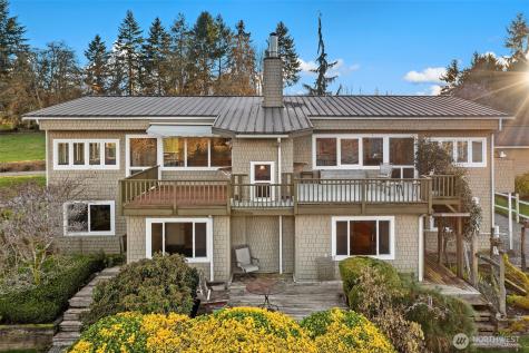 9722 SW Windmill Street Vashon WA 98070