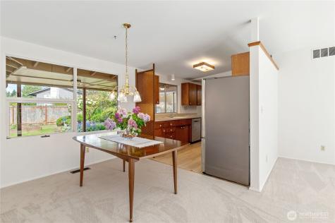 28841 23rd Avenue S Federal Way WA 98003