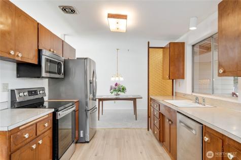 28841 23rd Avenue S Federal Way WA 98003