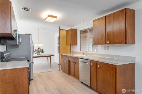28841 23rd Avenue S Federal Way WA 98003