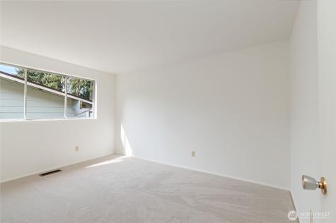 28841 23rd Avenue S Federal Way WA 98003
