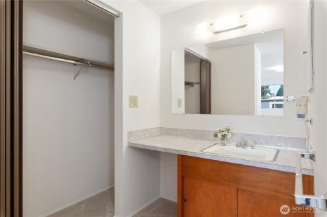 28841 23rd Avenue S Federal Way WA 98003