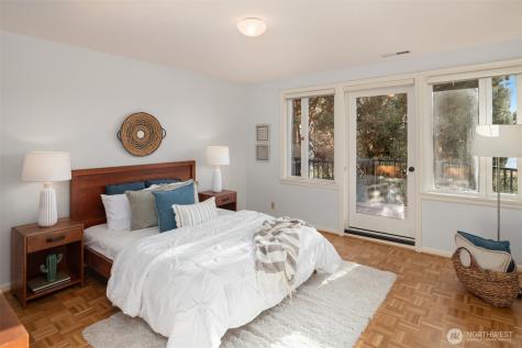 3925 NE Surber Drive Seattle WA 98105