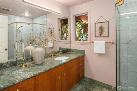 3925 NE Surber Drive Seattle WA 98105