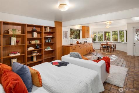 3925 NE Surber Drive Seattle WA 98105