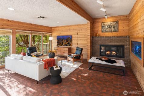 3925 NE Surber Drive Seattle WA 98105