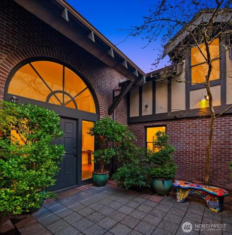 3925 NE Surber Drive Seattle WA 98105