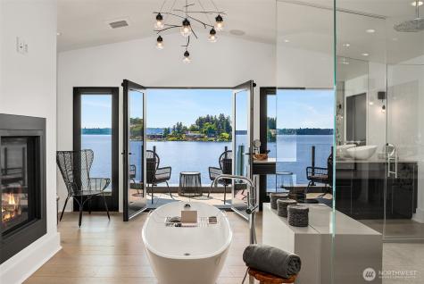 9205 SE Shoreland Drive Bellevue WA 98004