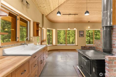 12 Tuckaway Road Twisp WA 98856