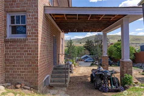 633 N 3rd Avenue Okanogan WA 98840